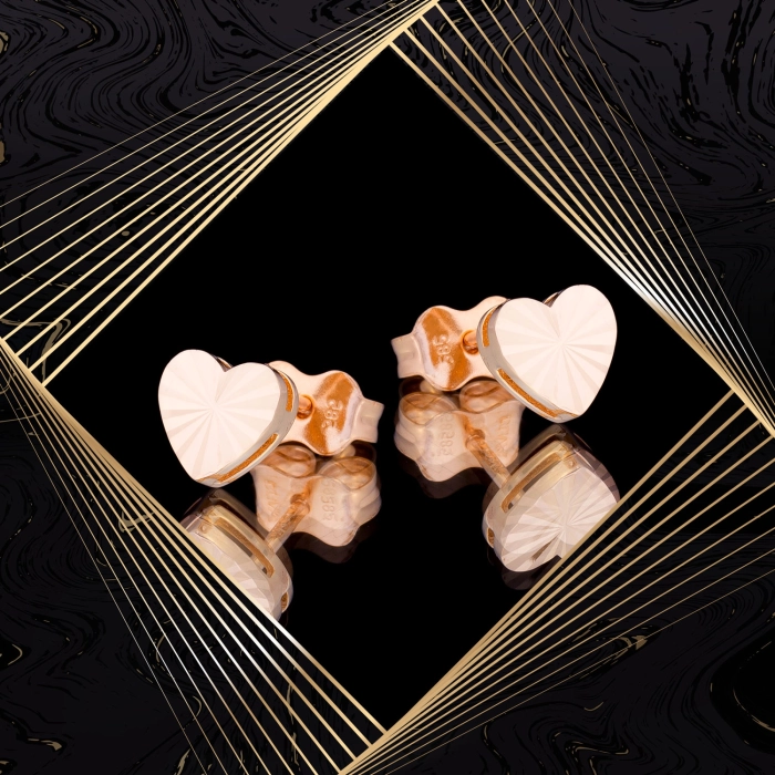 K1655 Złote kolczyki. Złote malutkie serduszka. 585