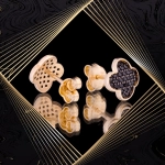 K1666 Złote kolczyki. Złote koniczynki z cyrkoniami. Czarne. 585