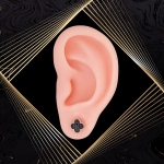 K1666 Złote kolczyki. Złote koniczynki z cyrkoniami. Czarne. 585