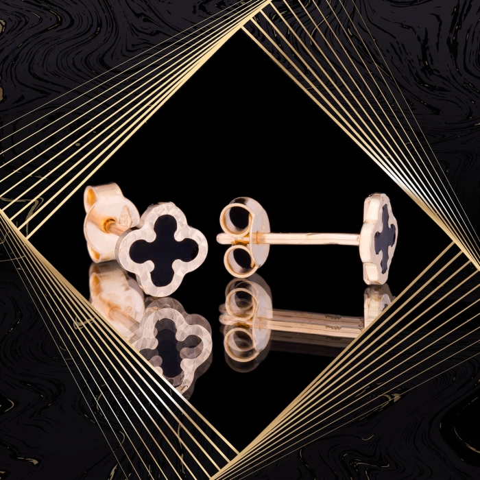 K1667 Złote kolczyki. Złote koniczynki z czarną emalią i fasetowanymi brzeżkami. 585