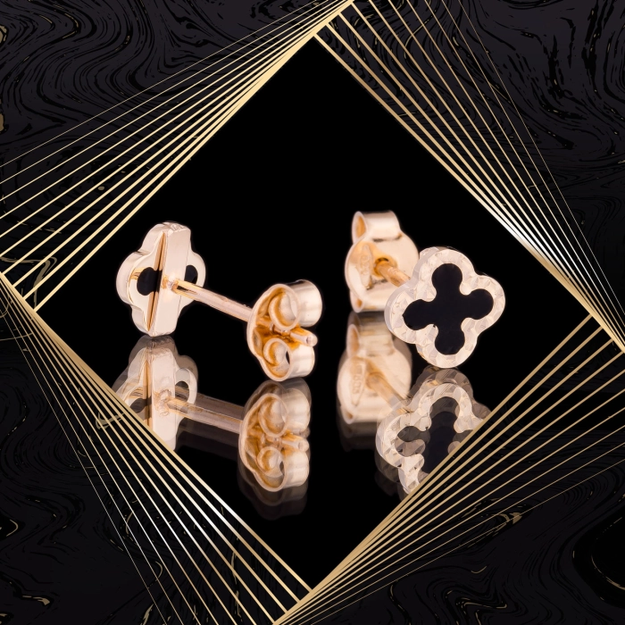 K1667 Złote kolczyki. Złote koniczynki z czarną emalią i fasetowanymi brzeżkami. 585