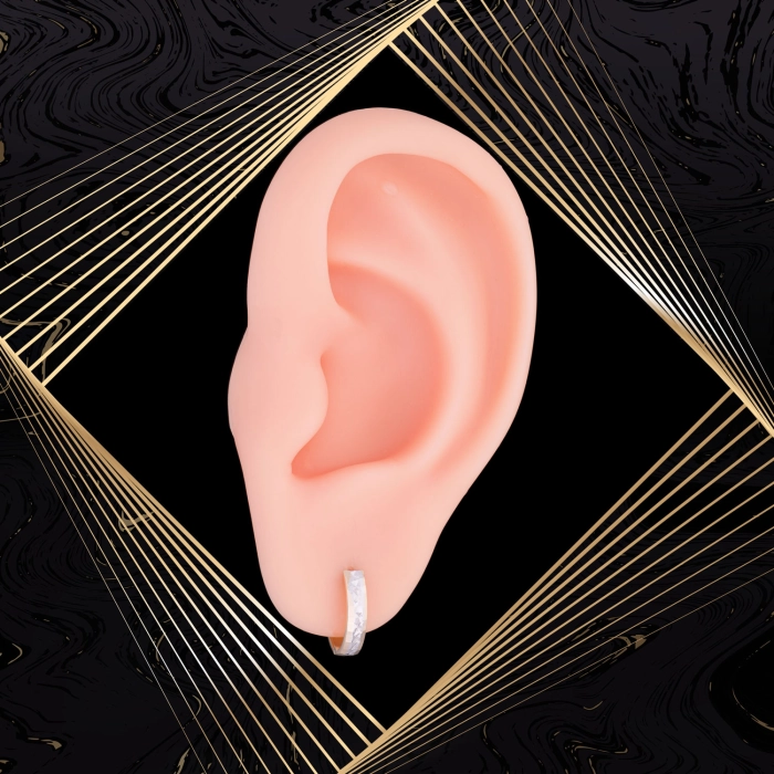 K1680 Złote kolczyki. Złote owale z diamentowanym wzorem. 585