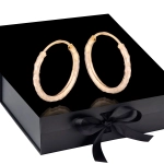 K1688 Złote kolczyki. Wąskie kółeczka z diamentowanym wzorem. 585