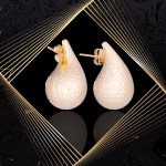 K1696 Złote kolczyki. Złote kardashianki. Złote kropelki z diamentowanym wzorem. Duże. 585