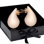 K1696 Złote kolczyki. Złote kardashianki. Złote kropelki z diamentowanym wzorem. Duże. 585