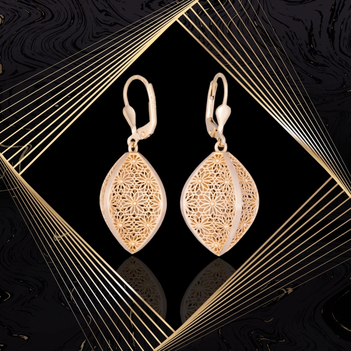 K1704 Złote kolczyki. Przestrzenne baryłki  z kwiecistym ażurem. Duże. 585