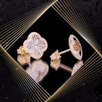 K1712 Złote kolczyki. Złote przestrzenne koniczynki. 585