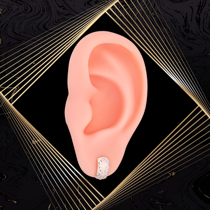 K1715 Złote kolczyki. Złote kolana ze wzorem na matowym tle. 585