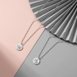 Srebrny naszyjnik z literką. Srebrne inicjały. Srebra blaszka. AG926