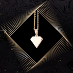 W842 Złoty wisiorek. Złoty diamencik. Symbol niezłomności, wytrwałości. 585