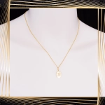 W860 Złoty wisiorek. Złoty medalik. Matka Boska z dzieciątkiem. 585