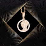 W861 Złoty wisiorek. Złoty medalik z cyrkoniami. Matka Boska. 585