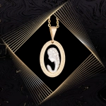 W863 Złoty wisiorek. Złoty medalik z cyrkoniami. Matka Boska. 585