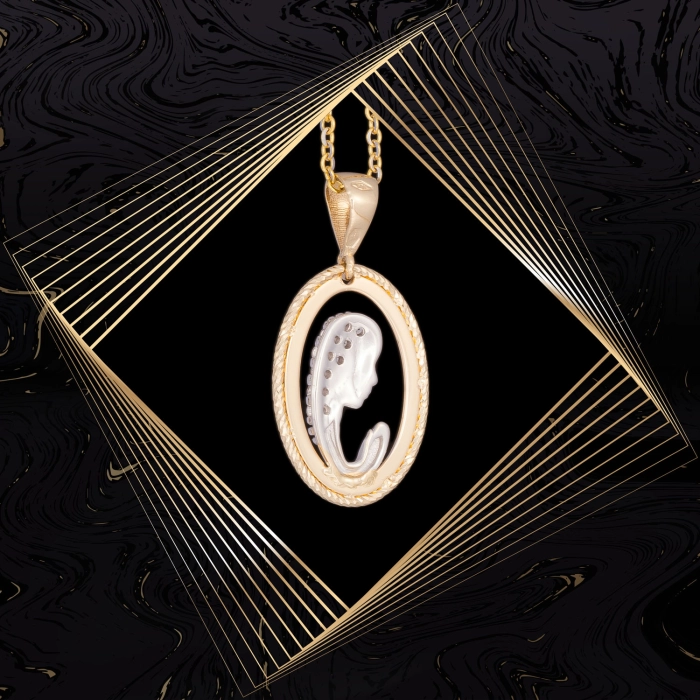 W863 Złoty wisiorek. Złoty medalik z cyrkoniami. Matka Boska. 585