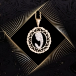 W867 Złoty wisiorek. Złoty medalik z cyrkoniami. Matka Boska. 585