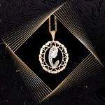 W867 Złoty wisiorek. Złoty medalik z cyrkoniami. Matka Boska. 585