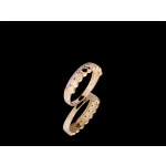 P790 Złoty pierścionek, serduszka z cyrkoniami. 585
