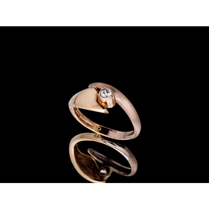 P677 Złoty pierścionek z cyrkonią. 585