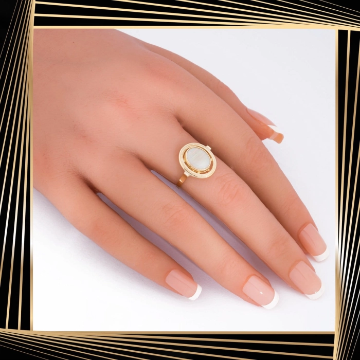 P968 Złoty pierścionek z opalem. 585
